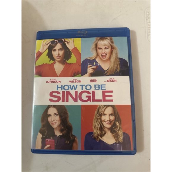 How to Be Single (Blu-ray, 2016) Dakota Johnson Rebel Wilson Leslie Mann - Picture 2 of 6